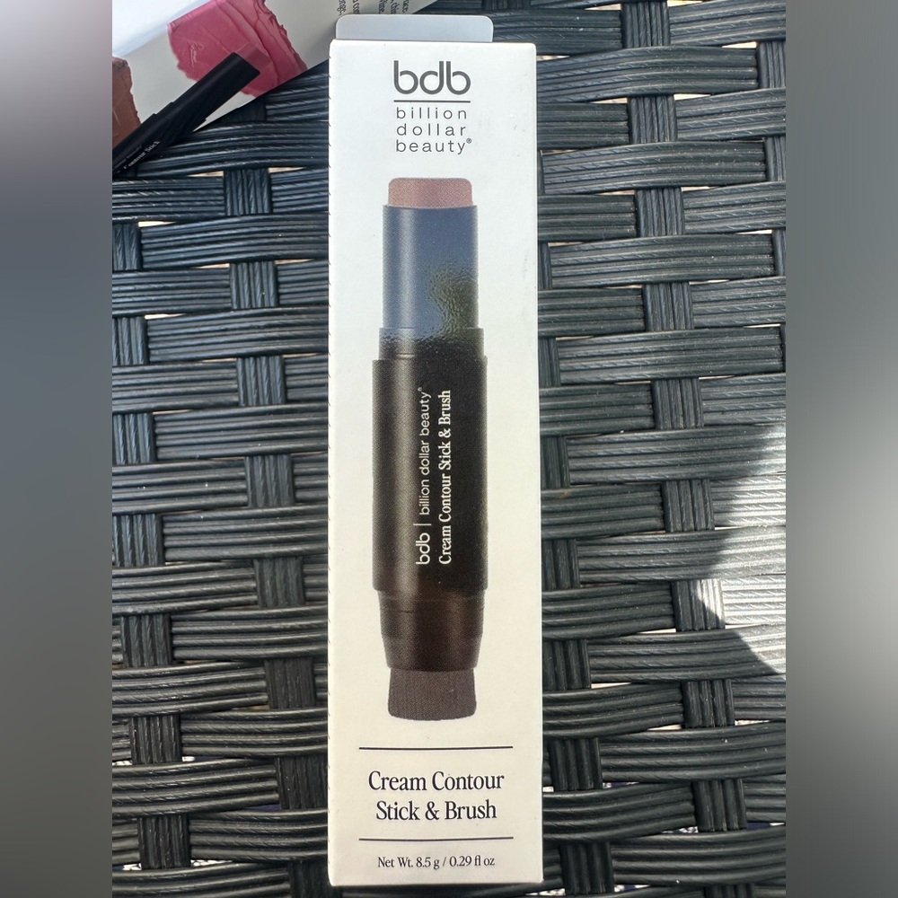 Billion Dollar Beauty bdb Cream Contour Stick & Brush 0.29oz/8.5g New Sealed NIB